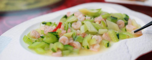 黃瓜炒幹蝦仁的做法 一道餐桌上常見的菜