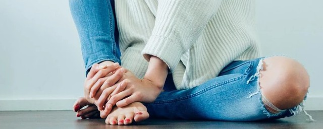 女性腿疼膝蓋疼偏方 簡單的方法解決你的煩惱