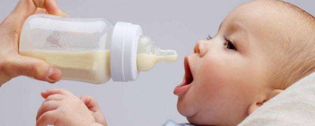 一個多月寶寶不吃奶瓶怎麼辦 小寶寶不吃奶怎麼辦