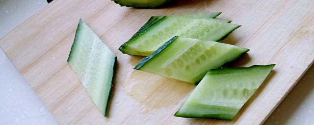怎麼切黃瓜片 簡單又有些復雜