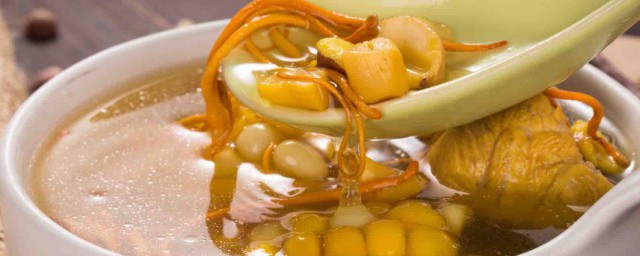玉米燉湯做法大全 玉米排骨湯的做法及其功效