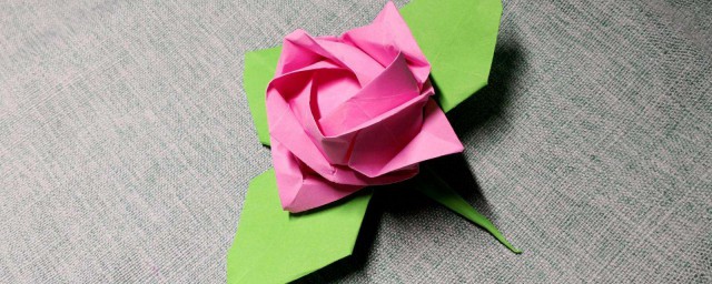 手工玫瑰花朵制作過程 有3個步驟