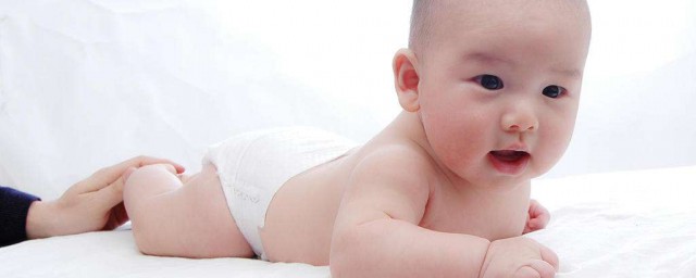 嬰兒耳朵流黃膿是怎麼回事 專傢教你如何呵護寶寶健康