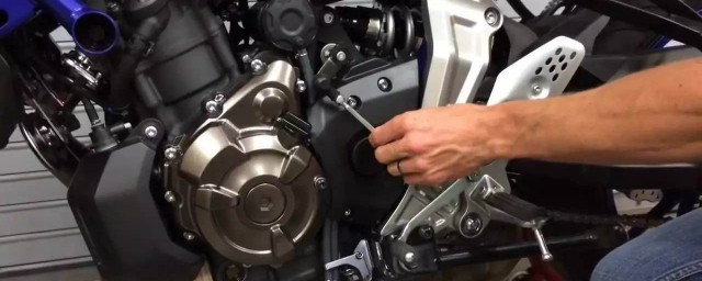 摩托車小鏈條怎麼調整 修理的原理是什麼