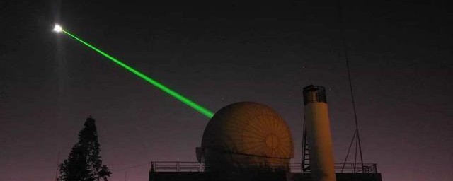 地面天文臺為何要向宇宙發射激光 最先進的光學技術！