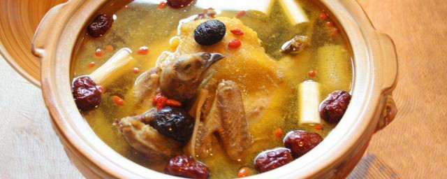 坐月子燉雞湯的做法 做法非常簡單