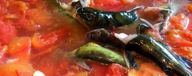 黃骨魚湯的做法 加點番茄更香濃