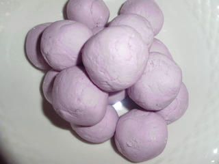 紫薯花生芝麻團