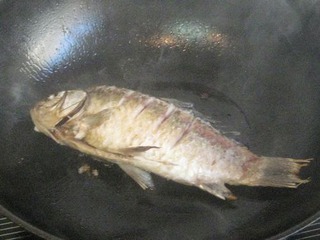 黑木耳蓮藕鯽魚湯