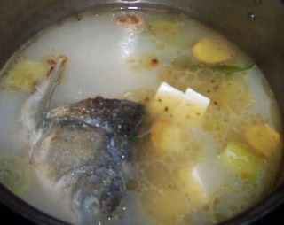 美味魚頭豆腐湯