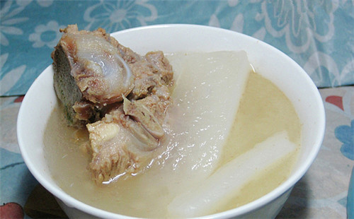 白蘿卜豬骨湯