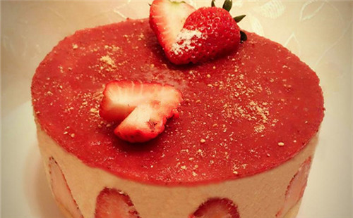 草莓卡仕達慕斯蛋糕