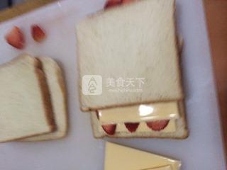草莓芝士吐司三文治