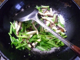 醬肉豆腐幹炒香芹