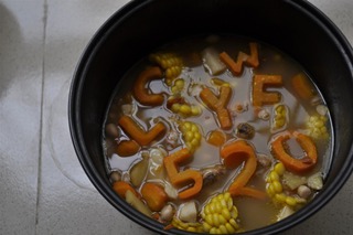 愛心玉米排骨湯