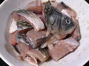 大蒜炆魚