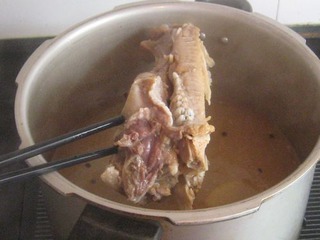 咸豬頭肉燉黃豆