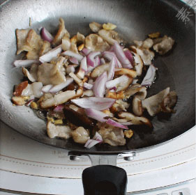 石鍋燒肉拌飯