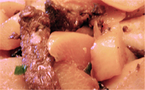 蘿卜燒牛肉