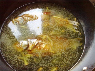 鯽魚蘑菇湯