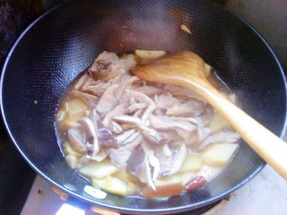 土豆蘑菇燒肉片