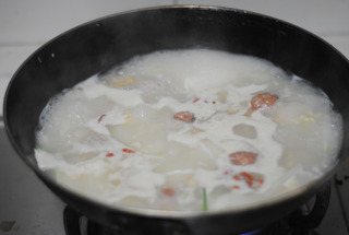 蛤蜊冬瓜肉丸湯