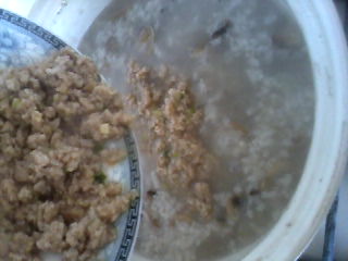 蘑菇牛肉粥