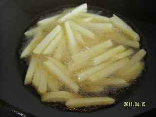 土豆熗炒牙簽肉