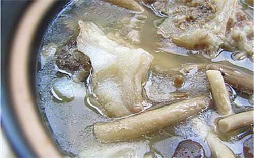 茶樹菇牛骨煲