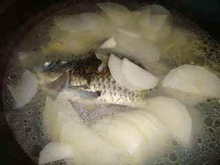 鯽魚蘿卜湯