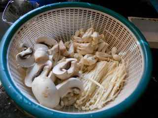 魚丸雜菌煲