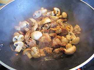 蘑菇炒小雞