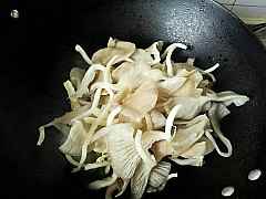 蘑菇燒豆腐