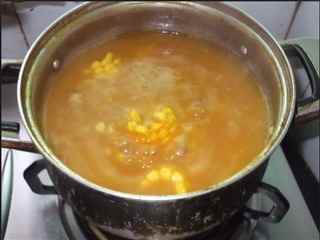 南瓜玉米排骨湯