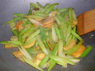 芹菜炒土豆片
