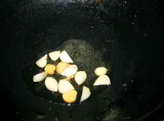 土豆燒排骨