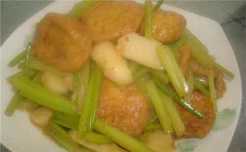 芹菜荸薺炒蝦餅