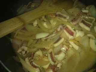 洋蔥炒魷魚