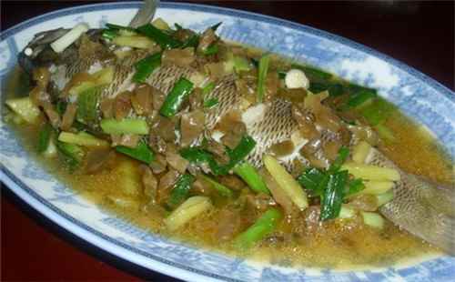 榨菜蒸鱸魚