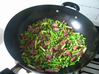 臘肉豌豆煲仔飯