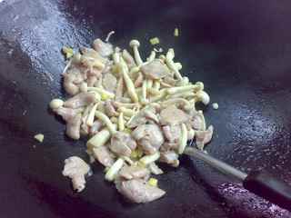 白玉菇炒肉片