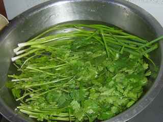 香菜茶樹菇炒裡脊