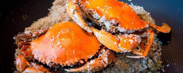 鹽焗大閘蟹的做法 美味海鮮不容錯過