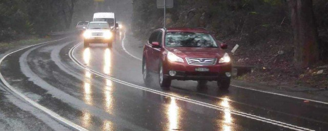 下雨天行車註意事項 一起瞭解一下