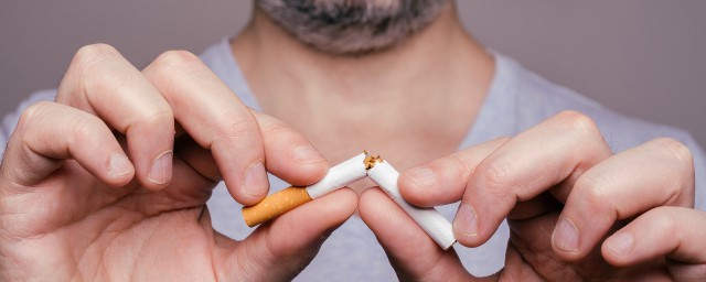 為什麼老年人不能戒煙 為何老年人不能直接戒煙