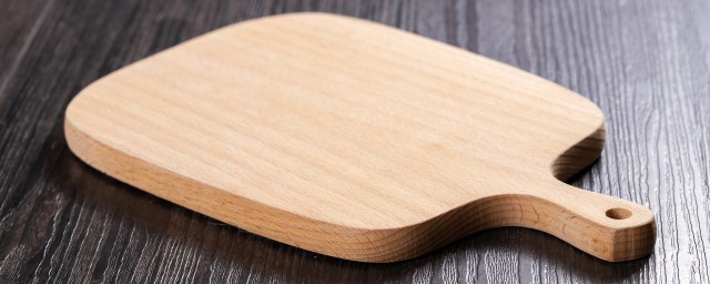 怎樣挑選實木圓砧板 如何選購一塊好的實木菜板