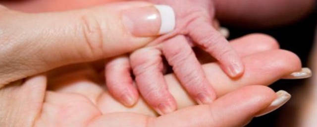 剛出的寶寶什麼時候可剪手指甲 你瞭解嗎