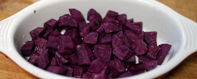 ↘粗糧紫薯面包的做法 粗糧紫薯面包怎麼做