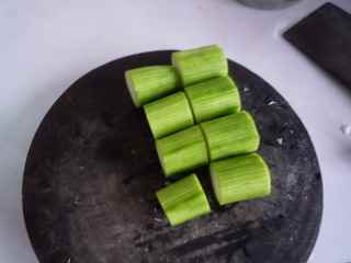 鵪鶉蛋肉餡釀絲瓜