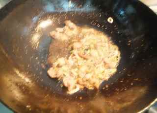 幹鍋榛蘑